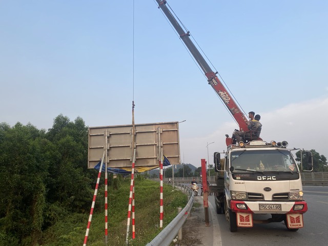 Rà soát, điều chỉnh biển báo cho phù hợp - Ảnh 2.
