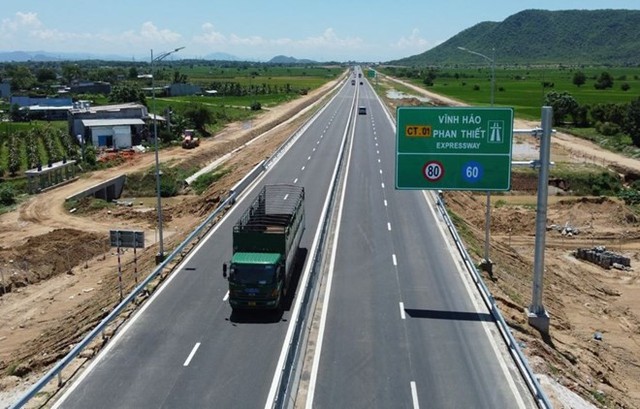 Bộ Xây dựng thúc tiến độ nhiều hạng mục cao tốc Vĩnh Hảo - Phan Thiết - Ảnh 1.