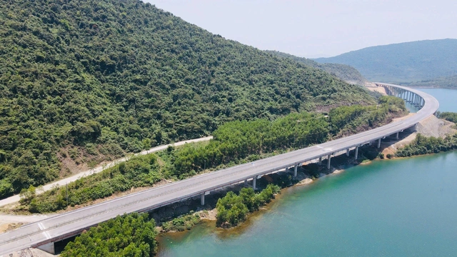 Bộ Xây dựng chuẩn bị đưa vào khai thác thêm 208km đường cao tốc - Ảnh 1.