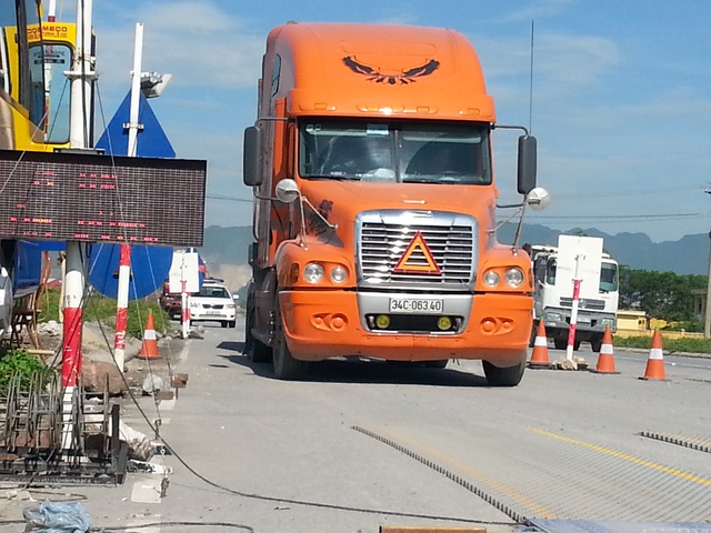 Bộ Xây dựng trình Chính phủ Nghị định xử phạt hành chính về đường bộ - Ảnh 2.