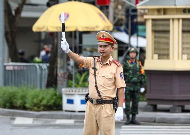 Hà Nội phân luồng giao thông phục vụ Sơ duyệt A80 - Ảnh 1.
