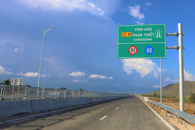 Khắc phục bất cập trên cao tốc Vĩnh Hảo - Phan Thiết - Ảnh 1.