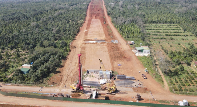 Khẩn trương đẩy nhanh tiến độ giải ngân các dự án giao thông qua Đắk Lắk - Ảnh 1.