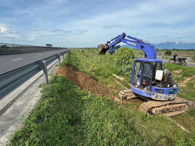 Kịp thời xử lý sạt lở trên cao tốc Vĩnh Hảo - Phan Thiết - Ảnh 4.
