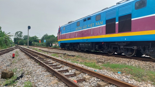 Quy chuẩn đường sắt quốc gia sẽ cho phép sử dụng tà vẹt sợi tổng hợp - Ảnh 2.