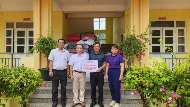 QTP chung tay "Thắp sáng ước mơ" nhân dịp khai giảng năm học mới 2025 - 2026 - Ảnh 1.