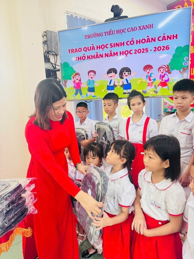 QTP chung tay "Thắp sáng ước mơ" nhân dịp khai giảng năm học mới 2025 - 2026 - Ảnh 4.