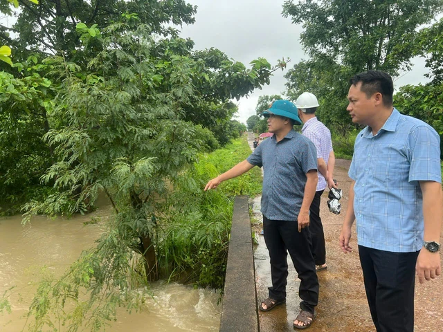 Đắk Lắk: Mưa lớn gây chia cắt giao thông, ngập úng tại nhiều nơi- Ảnh 2.