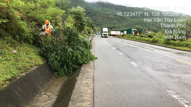 Bảo đảm ATGT trên các tuyến quốc lộ, đường Hồ Chí Minh qua TP. Đà Nẵng và tỉnh Quảng Nam sau mưa bão số 6- Ảnh 5.