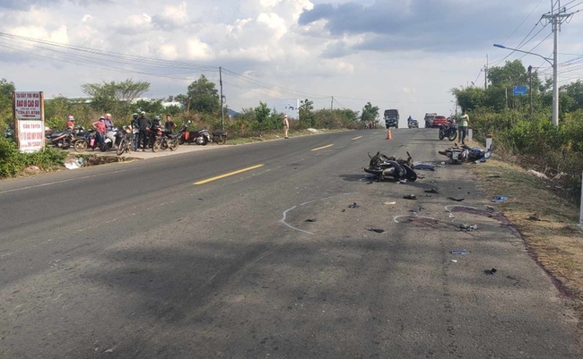 TNGT nghiêm trọng giữa 2 xe máy ở Gia Lai, khiến 2 người tử vong và 2 người bị thương
- Ảnh 1.