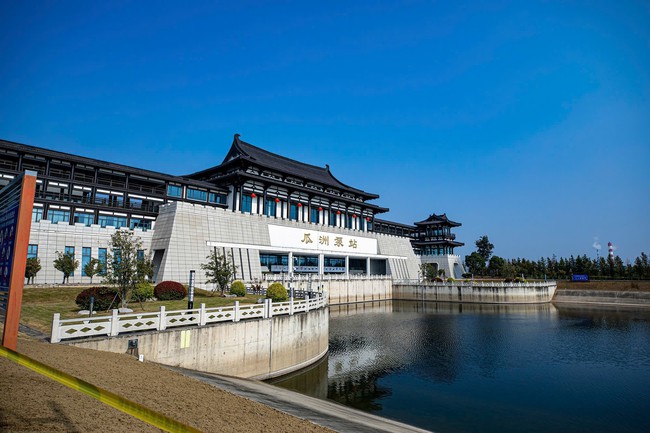 Đoàn công tác làm việc với Viện Thiết kế Kiến trúc Trùng Khánh thảo luận phương án cho Dự án Trục Đại lộ Cảnh quan sông Hồng.