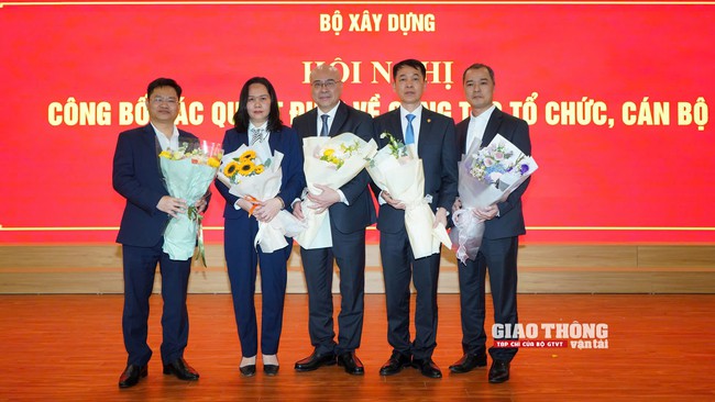 Công bố các quyết định về tổ chức và cán bộ Bộ Xây dựng- Ảnh 6.