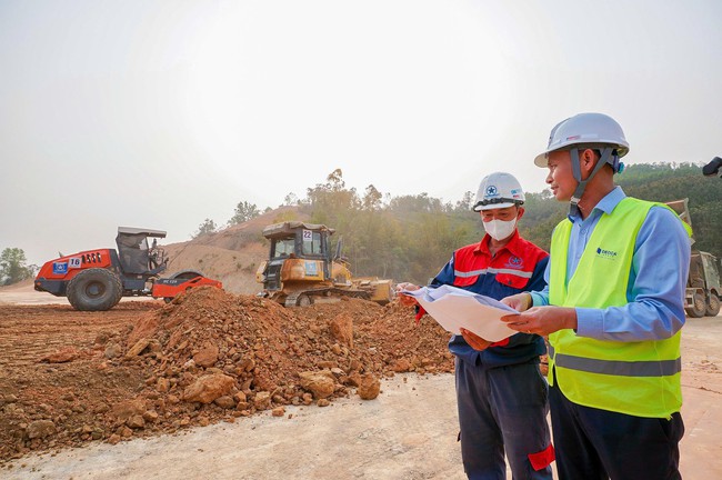 Thi công không nghỉ lễ ở 2 tuyến cao tốc qua Lạng Sơn - Cao Bằng- Ảnh 2.