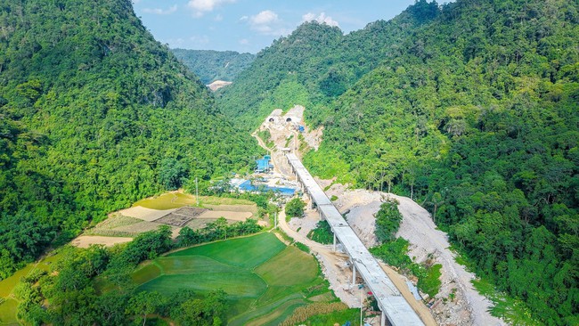 Thi công không nghỉ lễ ở 2 tuyến cao tốc qua Lạng Sơn - Cao Bằng- Ảnh 3.