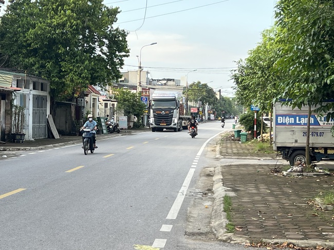 Đảm bảo an toàn giao thông từ hoạt động xe bốn bánh có động cơ- Ảnh 1.