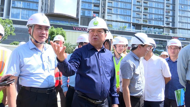 Tuyến ngầm metro Nhổn - Ga Hà Nội "vượt nắng, thắng mưa" phấn đấu về đích đúng hẹn - Ảnh 1.