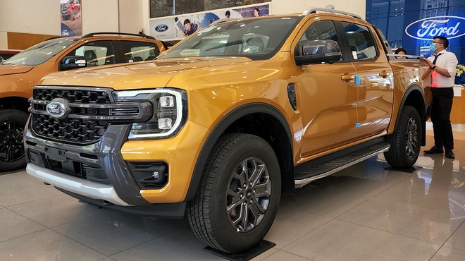 Giá xe Ford Ranger lăn bánh tháng 11/2024: Ưu đãi kép giảm gần trăm triệu đồng - Ảnh 2.