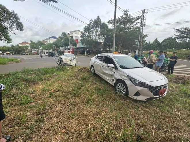 Xe lái thử Wuling Bingo bị tông nát đầu, người dùng tiếp tục quay lưng - Ảnh 4.