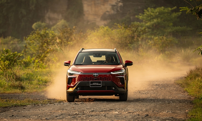 Giá xe Toyota Corolla Cross lăn bánh tháng 12/2024: Khách Việt bỏ túi 41 triệu đồng- Ảnh 3.