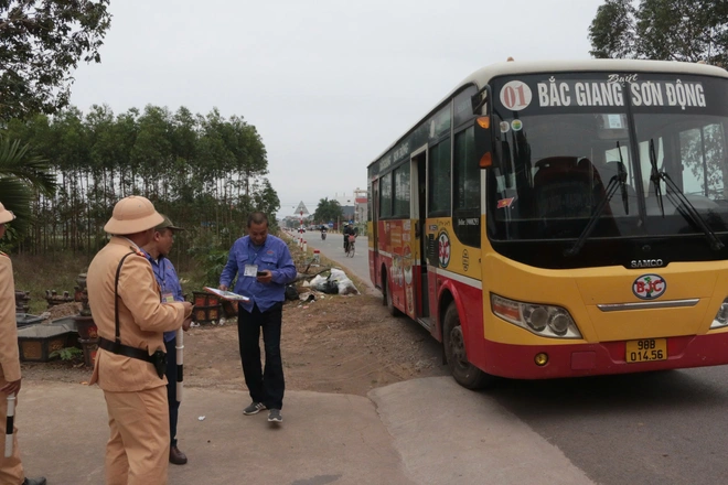 Bắc Giang: Kiểm soát hoạt động vận tải dịp cuối năm ngay từ mỏ, bến bãi- Ảnh 12.