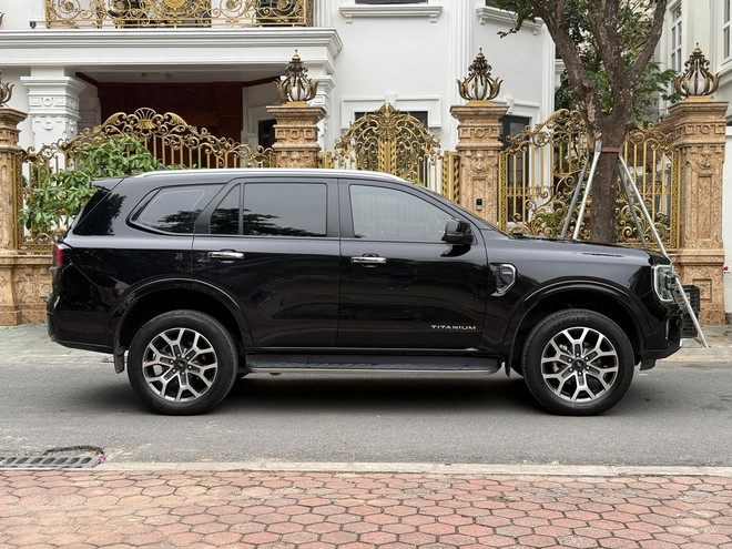 Giá xe Ford Everest lăn bánh tháng 12/2024: Giảm nhiều nhất phân khúc - Ảnh 4.