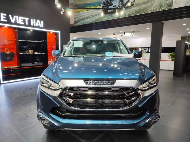 Xe ế Isuzu Mu-X giảm sâu nhất từ trước đến nay - Ảnh 2.