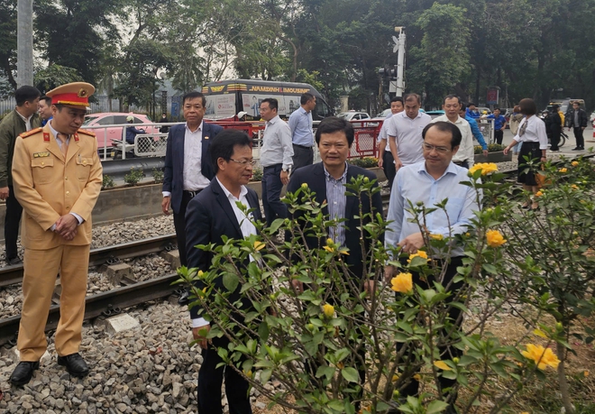 Chùm ảnh: Ngành đường sắt tổ chức lễ hưởng ứng phong trào “Đường tàu - Đường hoa” tại Hà Nội- Ảnh 5.