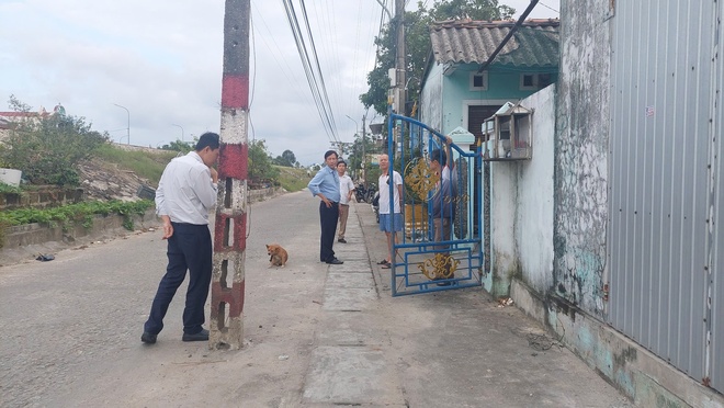 Thừa Thiên Huế: Cần bảo vệ an toàn dãy cột thông tin đường sắt Bắc – Nam vô tình “mọc” trên đường giao thông - Ảnh 5.