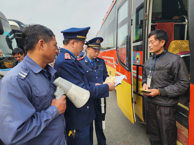 Hà Nội: Tăng hơn 2 nghìn xe khách phục vụ nhân dân về quê nghỉ Tết - Ảnh 6.