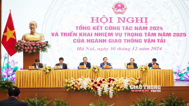 Hoàn thành nhiều nhiệm vụ lớn, ngành GTVT tạo khí thế mới vì lợi ích quốc gia, dân tộc- Ảnh 1.