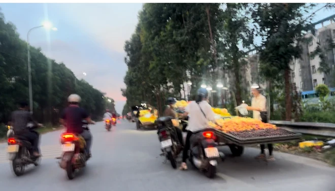 Bắc Giang: Chợ cóc “mọc” hết đường gom QL1 thuộc thị xã Việt Yên- Ảnh 3.
