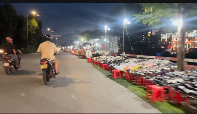 Bắc Giang: Chợ cóc “mọc” hết đường gom QL1 thuộc thị xã Việt Yên- Ảnh 6.