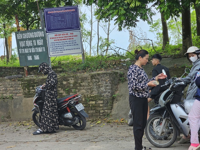 Cảnh báo phà ngang sông Hồng nối Hà Nội - Hưng Yên, Hà Nội - Vĩnh Phúc mất ATGT - Ảnh 3.