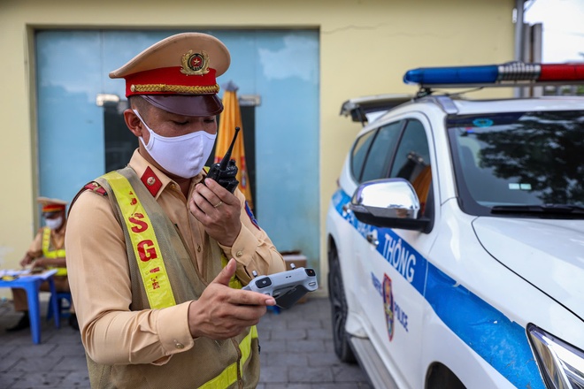 CSGT, TTGT, Công an địa bàn chủ động hướng dẫn đưa người dân rời Thủ đô bắt đầu kỳ nghỉ lễ 2/9 - Ảnh 4.