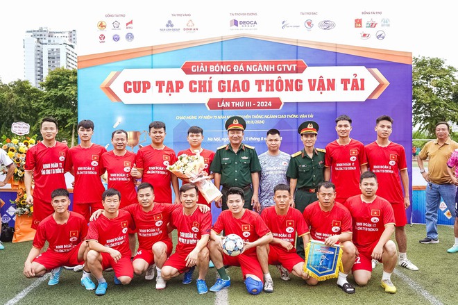 Khai mạc Giải bóng đá ngành GTVT Cup Tạp chí GTVT lần thứ III năm 2024- Ảnh 13.