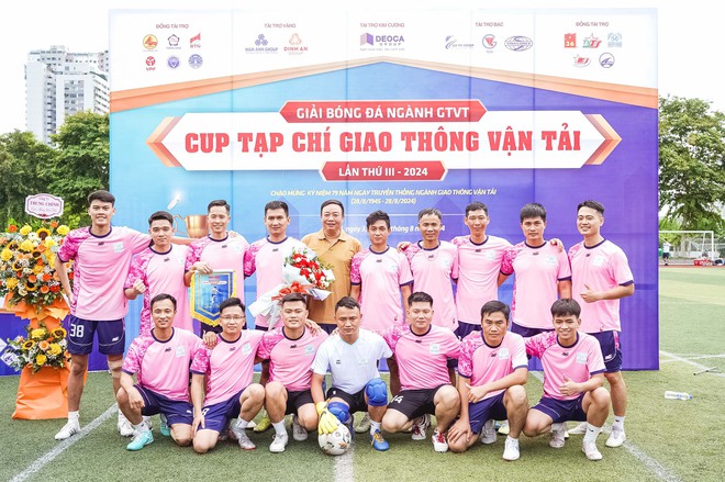 Khai mạc Giải bóng đá ngành GTVT Cup Tạp chí GTVT lần thứ III năm 2024- Ảnh 16.