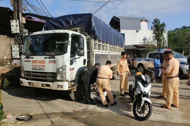 CSGT Sơn La truy đuổi tài xế có nồng độ cồn kịch khung thông chốt - Ảnh 2.