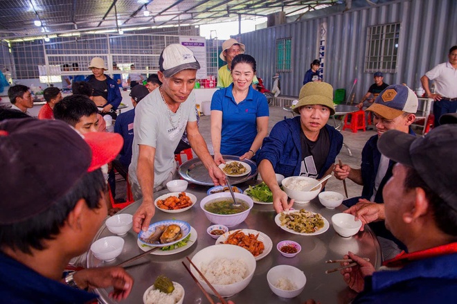 Thợ đào hầm cao tốc: Công không thiếu một đồng, lương không chậm một ngày - Ảnh 2.