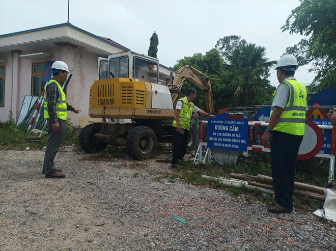 Sẵn sàng các phương án ứng phó mưa bão, đảm bảo an toàn công trình, ATGT đường bộ trên địa bàn miền Trung - Ảnh 5.