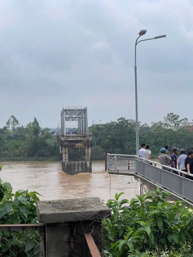 Ngành chức năng tỉnh Phú Thọ đang khẩn trương khắc phục sụ cố sập cầu Phong Châu - Ảnh 5.