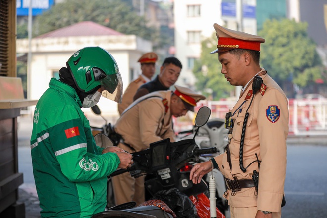 Gần 3 nghìn tài xế "ma men" bị xử phạt trong ngày đầu áp dụng Nghị định 168- Ảnh 5.