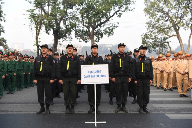 Năm 2025: Tự giác chấp hành pháp luật và xây dựng văn hóa giao thông an toàn- Ảnh 7.