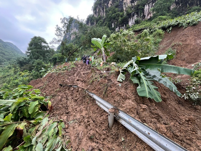 Cao Bằng: Nhiều tuyến đường bị ngập lụt, hư hỏng sau mưa lũ - Ảnh 3.