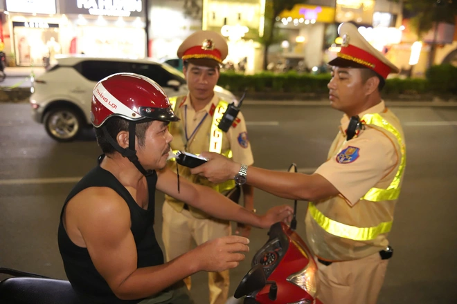 Hai ngày tổng kiểm soát, CSGT toàn quốc phát hiện gần 3 nghìn tài xế "ma men"  - Ảnh 2.