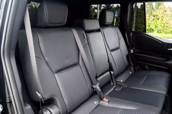 Toyota Land Cruiser Prado 2025 lăn bánh 2.000 km, người dùng mất cả tỷ đồng - Ảnh 7.