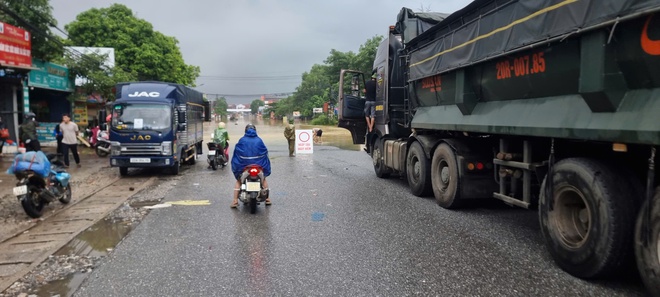 Nỗ lực thông đường sau bão - Ảnh 8.