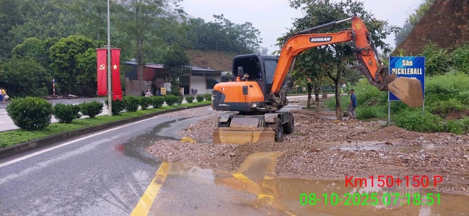 Nỗ lực thông đường sau bão - Ảnh 10.