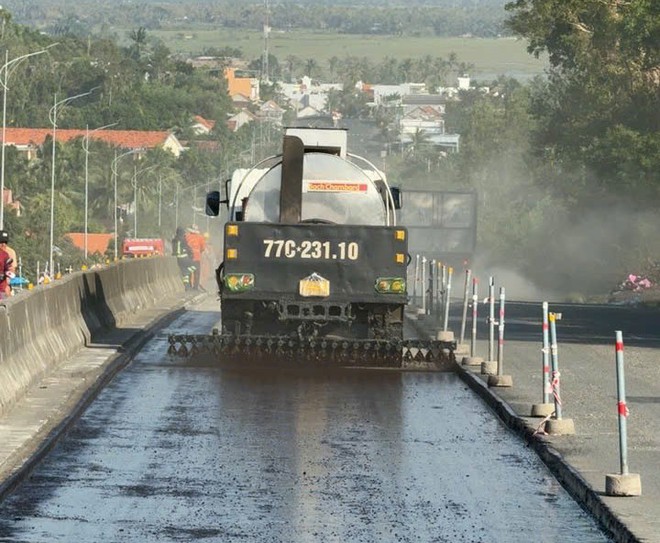 Căng sức đảm bảo giao thông tuyến QL1: Giữ mạch giao thông an toàn, thông suốt - Ảnh 15.
