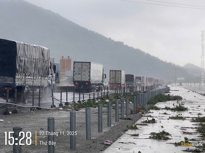 Điều phối giao thông qua hầm Đèo Cả bảo đảm an toàn trong mùa mưa lũ - Ảnh 3.