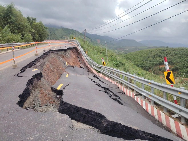 Video toàn cảnh sụt lở trên tuyến QL27C qua đèo Khánh Lê nối Khánh Hoà - Lâm Đồng - Ảnh 4.